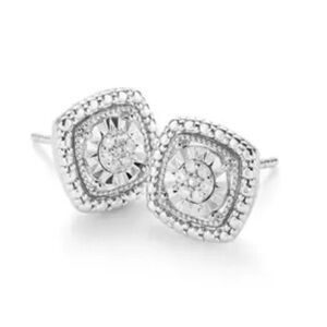 Elegant 1/10 ct. t.w. Diamond Silver Stud Earrings